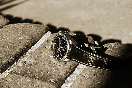 black analog watch thumbnail