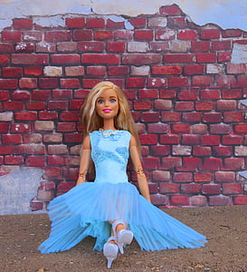 Barbie doll thumbnail