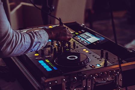 person playing DJ turntable thumbnail