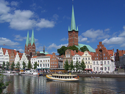 boat beside building thumbnail