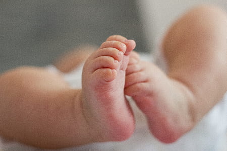 baby's feet thumbnail
