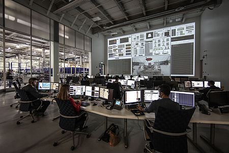 people using computers thumbnail