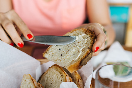 Bread with butter thumbnail