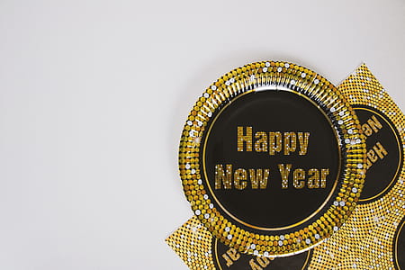 Happy New Year Concept with paper plate thumbnail