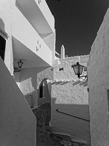 Black And White, Black thumbnail