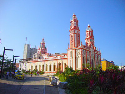 Large Church in Barranquilla, Colombia thumbnail