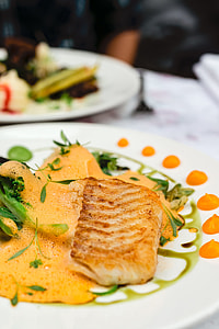 Dinnaer at restaurant thumbnail