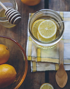 sliced yellow lemon thumbnail