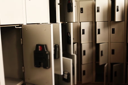 white metal lockers thumbnail
