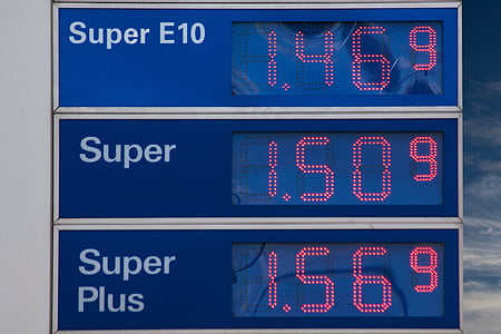 Super E10 neon sign displaying 1.46 9 thumbnail