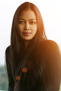 women's brown hair thumbnail