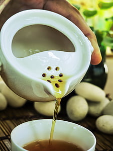 person pouring honey thumbnail