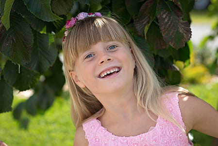 girl's pink sleeveless top thumbnail