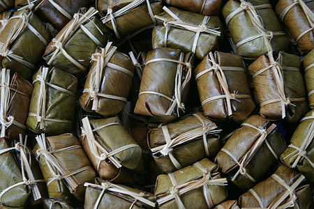 Bananas With Sticky Rice, Khao Tom Mat thumbnail
