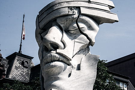 man's face landmark thumbnail