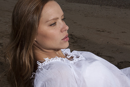 women's white top thumbnail