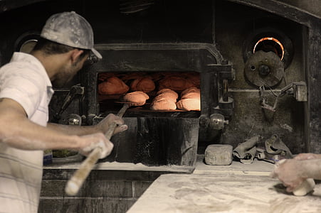 man baking cupcakes thumbnail