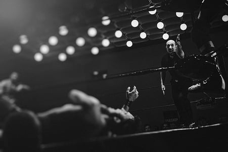 referee counting down for wrestling athlete thumbnail