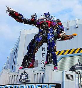 Optimus Prime statue on platform thumbnail