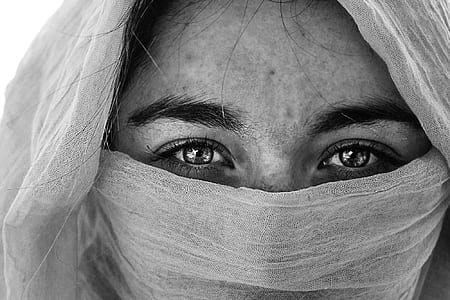 person wearing head scarf photo thumbnail