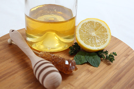 honey and lemon beside honey dipper thumbnail