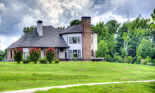 black-roofed house thumbnail