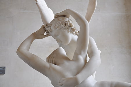 two statues hugging thumbnail