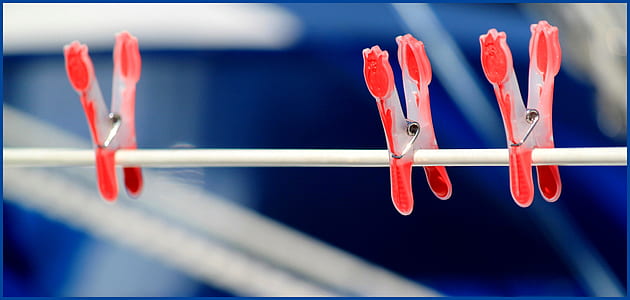 red plastic lip on rope thumbnail
