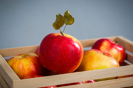 apples on wooden crate thumbnail