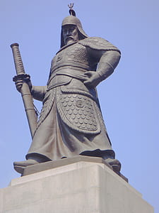 closeup photo of samurai statue thumbnail