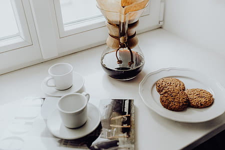 Brewing third wave coffee with Chemex thumbnail