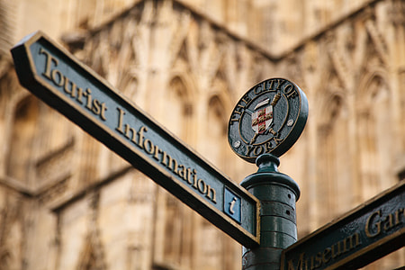 Tourist Information street sign thumbnail
