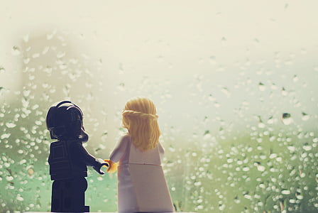 woman and man plastic mini figures thumbnail