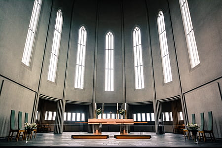 empty church centerpiece thumbnail