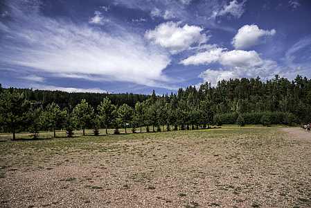 Landscape at the Parking lot at Eagle Canyon, Ontario thumbnail