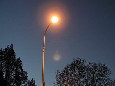 lighted street lamp thumbnail