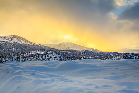 mountain covered with snow thumbnail