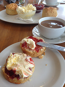 plate of pastries thumbnail