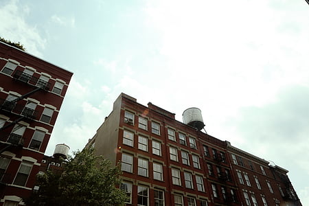red building under clear sky during daytime thumbnail