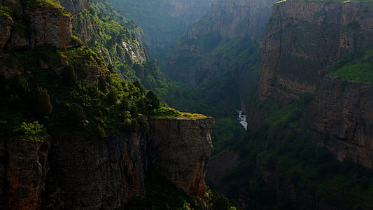 rocky cliff scenery thumbnail