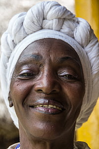woman wearing white turban thumbnail