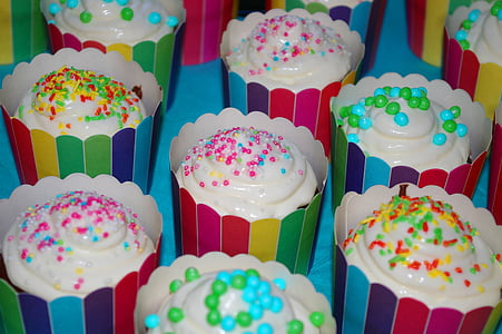 assorted-flavor cupcake lot thumbnail