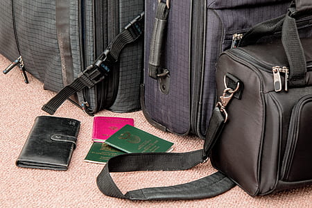 black leather thermal bag thumbnail