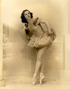 closeup photo of woman dancing ballet thumbnail