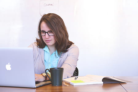 woman, apple, desk, laptop thumbnail