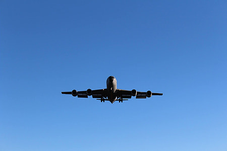 airplane on flight thumbnail