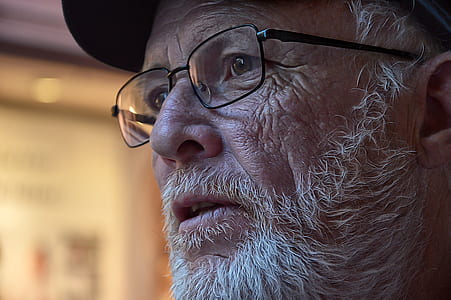 man face wearing eyeglasses thumbnail