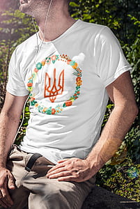 man wearing white crew-neck t-shirt thumbnail