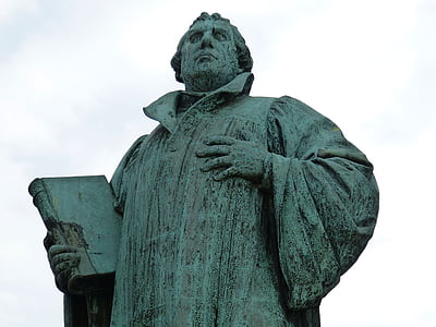 man statue thumbnail