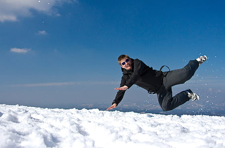 man above snow thumbnail